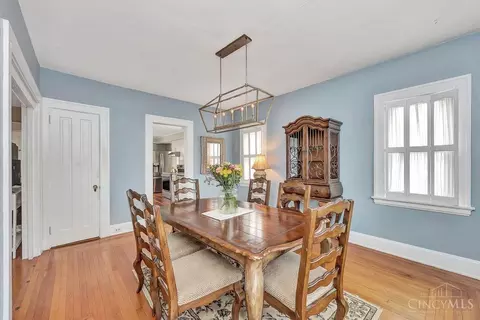 Dining - 2913 Madison Rd, Cincinnati, OH 45209 photo 2 of 3