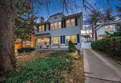 2913 Madison Rd, Cincinnati, OH 45209