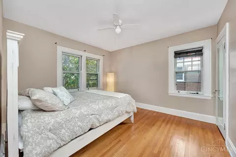 Bedroom - 2913 Madison Rd, Cincinnati, OH 45209 photo 6 of 8