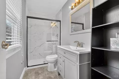 Bath - 693 Redwood Ct, Cincinnati, OH 45244 photo 3 of 3
