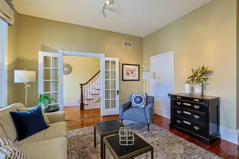 Living - 416 Torrence Ct, Cincinnati, OH 45202 photo 3 of 7