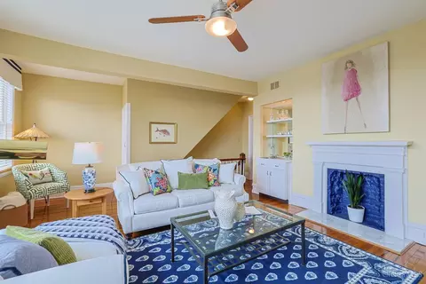 Living - 416 Torrence Ct, Cincinnati, OH 45202 photo 7 of 7