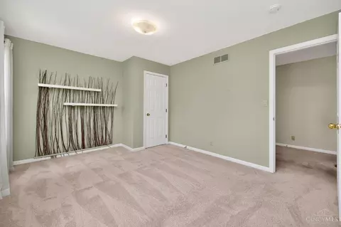Bedroom - 6705 Willow Ln, Mason, OH 45040 photo 5 of 9