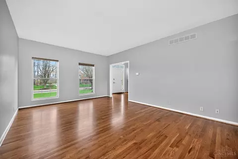 Living - 6705 Willow Ln, Mason, OH 45040 photo 3 of 8