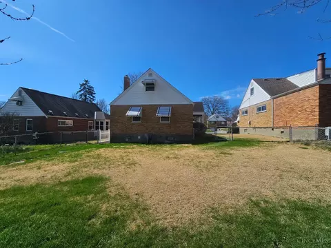 Exterior - 1088 Morado Dr, Cincinnati, OH 45238 photo 4 of 5