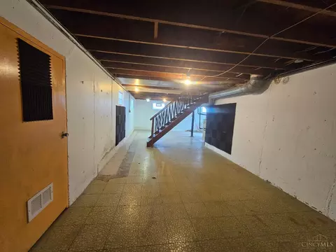 Entry Way - 1088 Morado Dr, Cincinnati, OH 45238 photo 1 of 1