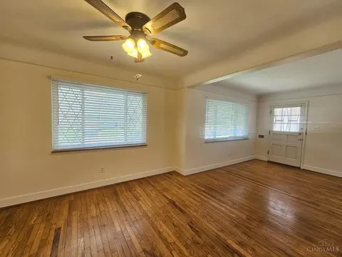 Living - 1088 Morado Dr, Cincinnati, OH 45238 photo 4 of 6