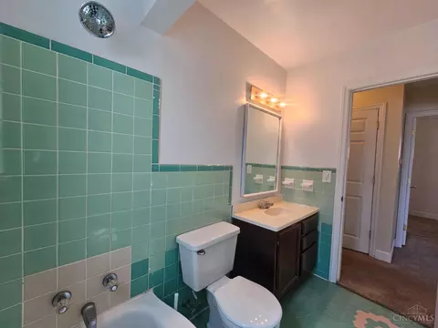 Bath - 1088 Morado Dr, Cincinnati, OH 45238 photo 2 of 2