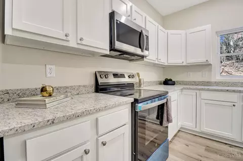 Kitchen - 6000 Capri Dr, Cincinnati, OH 45224 photo 4 of 5