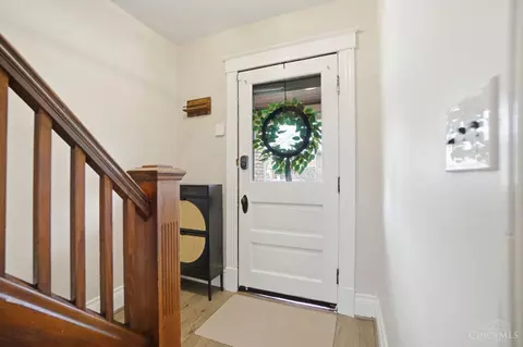 Entry Way - 4310 Thirty Third Ave, Cincinnati, OH 45209 photo 1 of 3