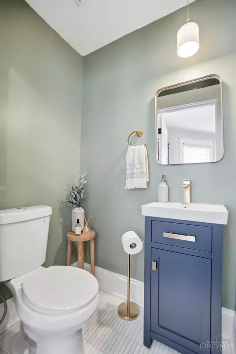Bath - 4310 Thirty Third Ave, Cincinnati, OH 45209 photo 1 of 3