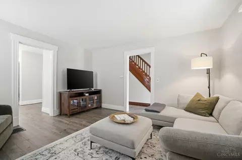 Living - 4310 Thirty Third Ave, Cincinnati, OH 45209 photo 3 of 3