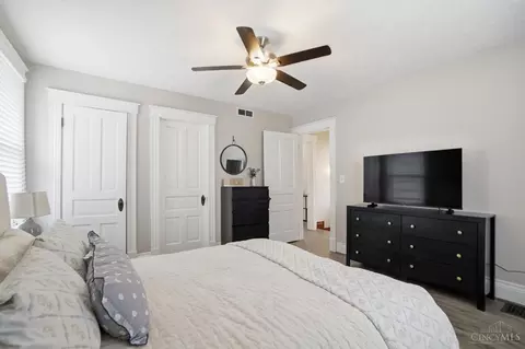 Bedroom - 4310 Thirty Third Ave, Cincinnati, OH 45209 photo 2 of 3