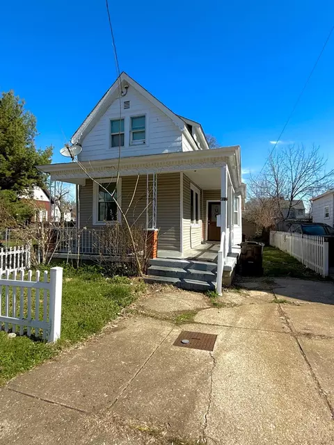 412 Lombardy St, Elmwood Place, OH 45216