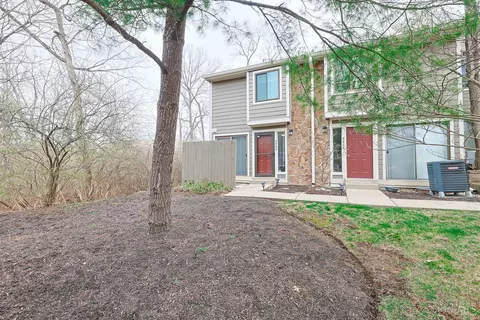9966 Timbers Dr, Blue Ash, OH 45242