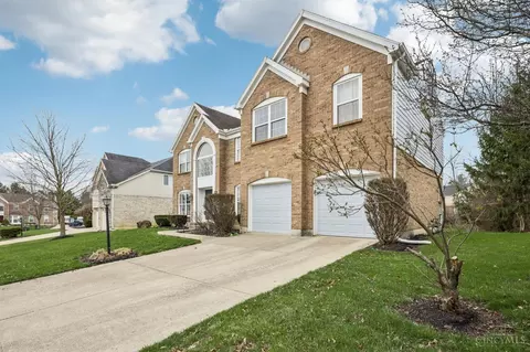 2520 Hingham Ln, Centerville, OH 45459