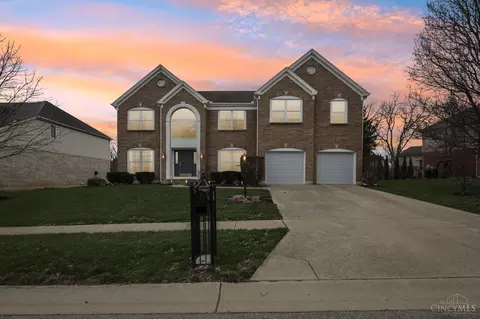Exterior - 2520 Hingham Ln, Centerville, OH 45459 photo 5 of 6