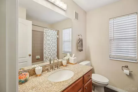 Bath - 2520 Hingham Ln, Centerville, OH 45459 photo 2 of 5