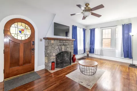 Entry Way - 4330 Schulte Dr, Cincinnati, OH 45205 photo 1 of 2