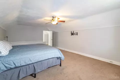 Bedroom - 4330 Schulte Dr, Cincinnati, OH 45205 photo 6 of 7