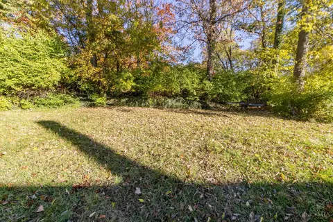 Exterior - 4330 Schulte Dr, Cincinnati, OH 45205 photo 10 of 13