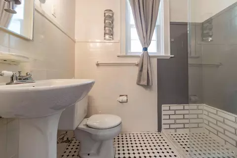 Bath - 4330 Schulte Dr, Cincinnati, OH 45205 photo 1 of 2