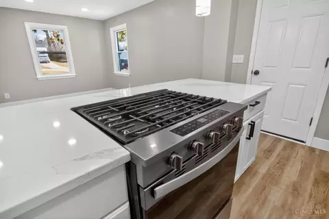 Kitchen - 48 Damon Rd, Greenhills, OH 45218 photo 7 of 7