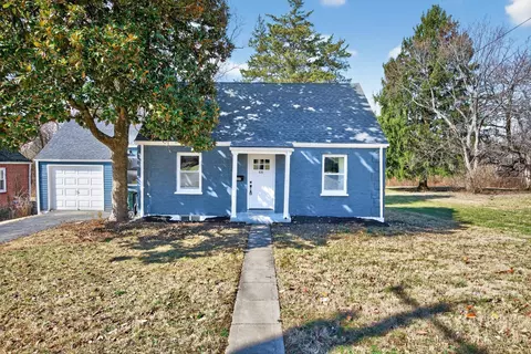48 Damon Rd, Greenhills, OH 45218