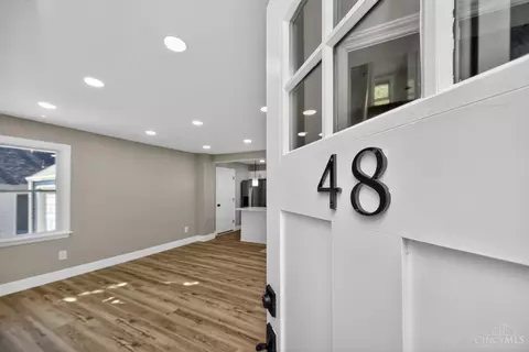Entry Way - 48 Damon Rd, Greenhills, OH 45218 photo 1 of 7