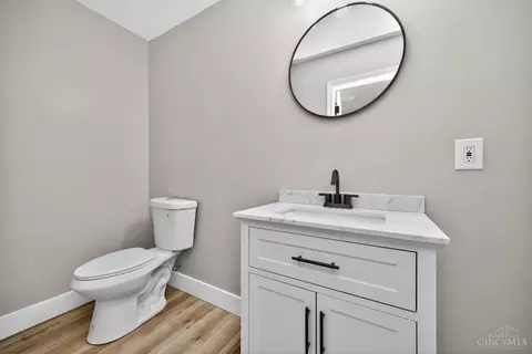 Bath - 48 Damon Rd, Greenhills, OH 45218 photo 1 of 8
