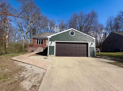 1038 8 Mile Rd, Cincinnati, OH 45255