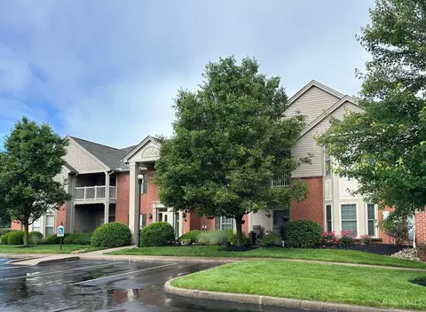 8033 Pinnacle Point Dr, West Chester, OH 45069