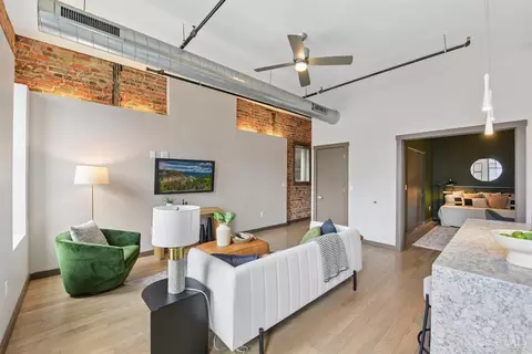 Living - 1408 Elm St, Cincinnati, OH 45202 photo 4 of 4