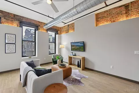 Living - 1408 Elm St, Cincinnati, OH 45202 photo 2 of 4