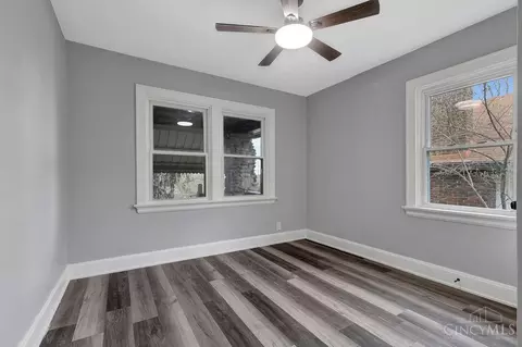 Bedroom - 1124 Elberon Ave, Cincinnati, OH 45205 photo 3 of 4