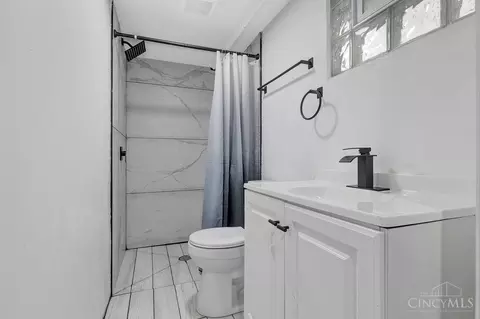 Bath - 1124 Elberon Ave, Cincinnati, OH 45205 photo 2 of 2