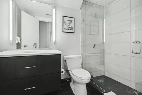 Bath - 35 13th St, Cincinnati, OH 45202 photo 1 of 1