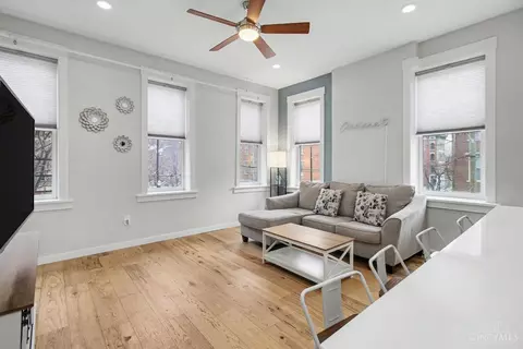 Living - 35 13th St, Cincinnati, OH 45202 photo 1 of 1