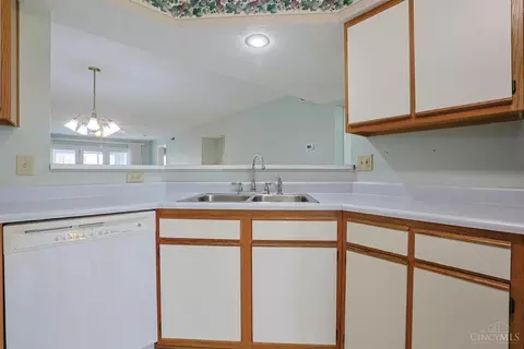7630 Cheviot Rd, Cincinnati, OH 45247 photo 13