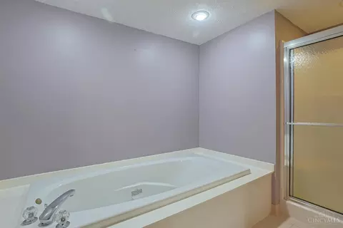 7630 Cheviot Rd, Cincinnati, OH 45247 photo 23