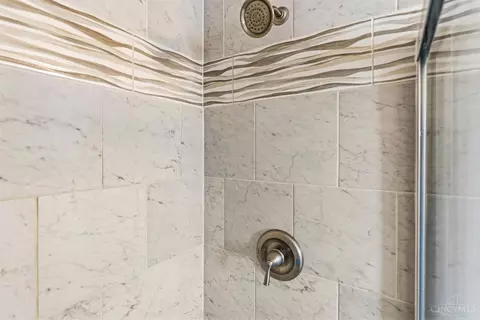Bath - 4206 Edinburgh Dr, Cincinnati, OH 45245 photo 5 of 6