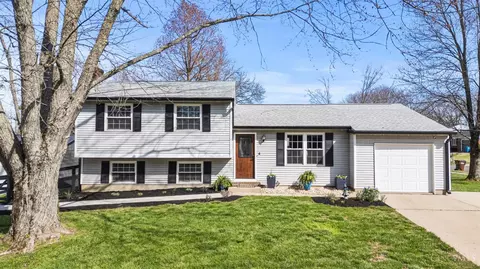 4206 Edinburgh Dr, Cincinnati, OH 45245