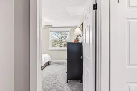 Entry Way - 4206 Edinburgh Dr, Cincinnati, OH 45245 photo 11 of 16