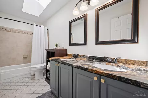 Bath - 1161 Abbott Rd, Batavia, OH 45103 photo 3 of 4