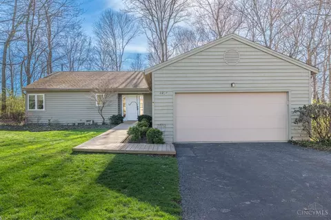 2237 Sweetbriar Ln, Cincinnati, OH 45239