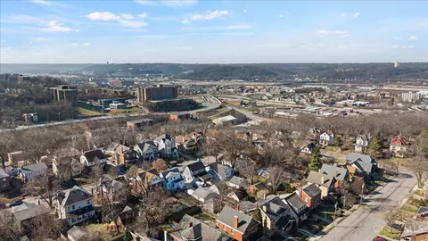 View/Area - 558 Howell Ave, Cincinnati, OH 45220 photo 3 of 4