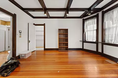Living - 558 Howell Ave, Cincinnati, OH 45220 photo 4 of 5