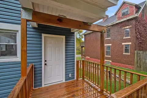 Exterior - 2097 W Fork Rd, Cincinnati, OH 45211 photo 4 of 7
