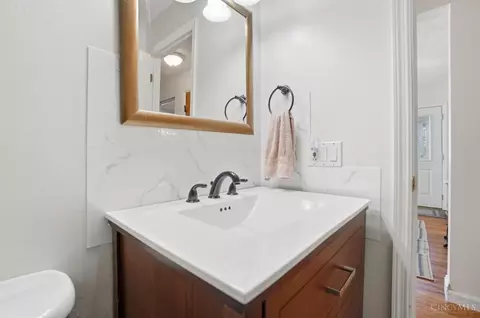 Bath - 734 Wilbud Dr, Cincinnati, OH 45205 photo 1 of 4