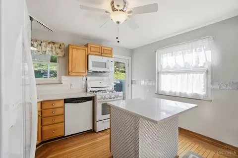 Kitchen - 734 Wilbud Dr, Cincinnati, OH 45205 photo 2 of 5